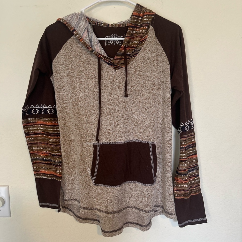 Panhandle Small Long sleeve Hooded Aztec embroidered detail sleeve front pocket